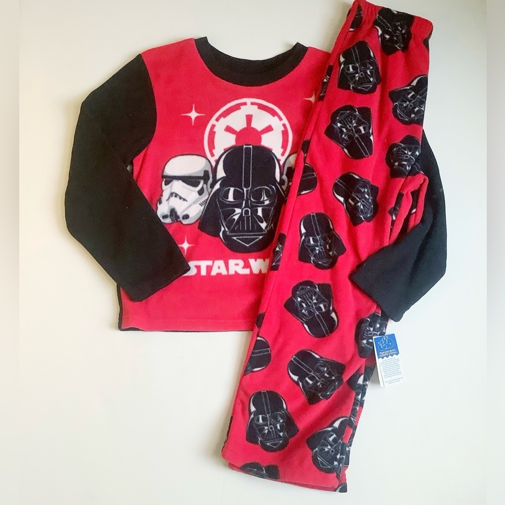 NWT Star Wars Fleece Pajama Set